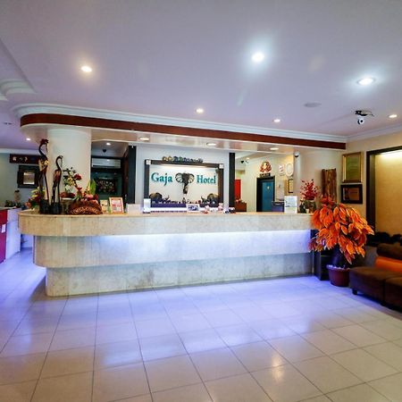 Reddoorz Plus @ Jalan Dr Sutomo Pekanbaru Extérieur photo