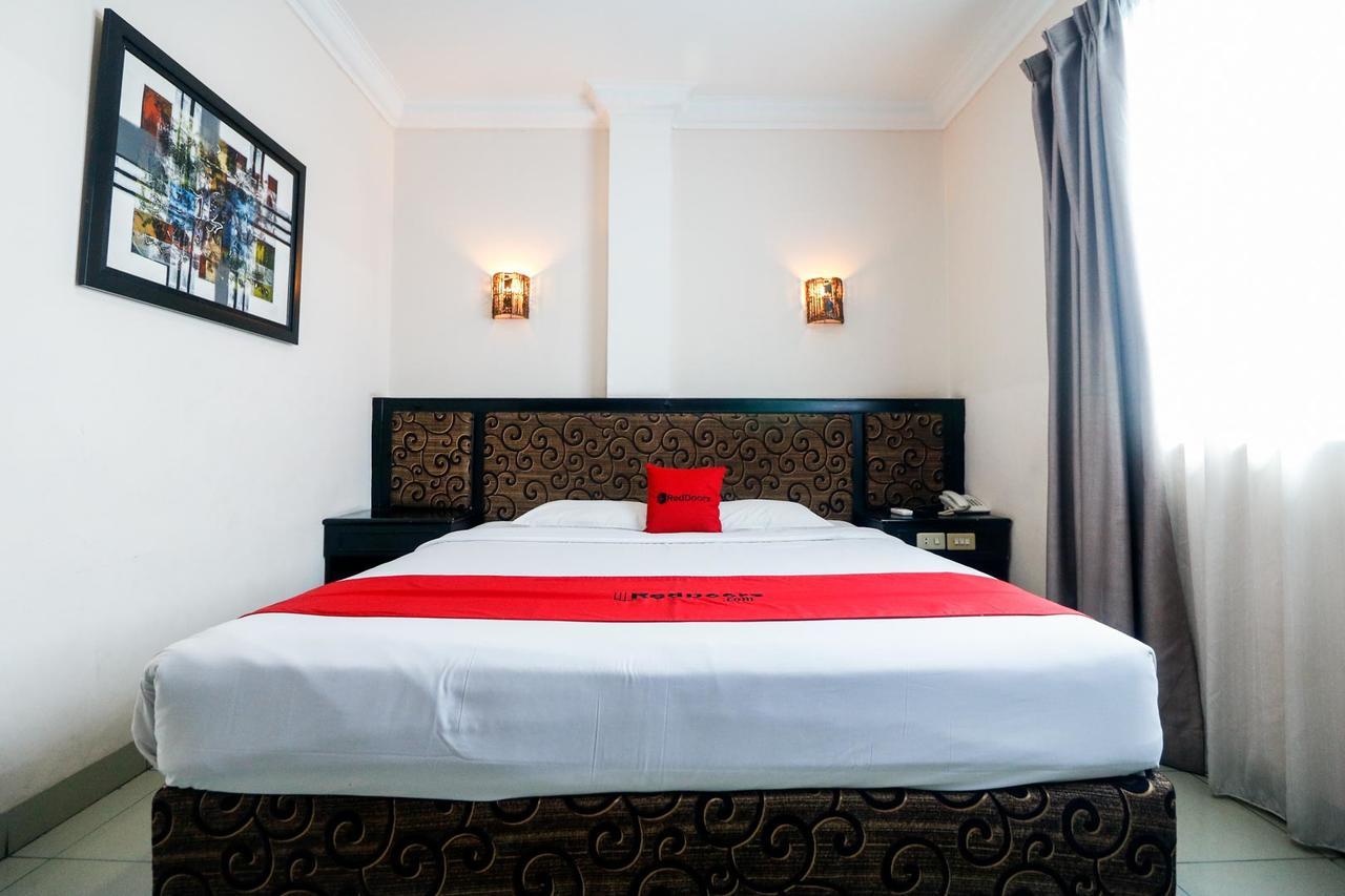 Reddoorz Plus @ Jalan Dr Sutomo Pekanbaru Extérieur photo