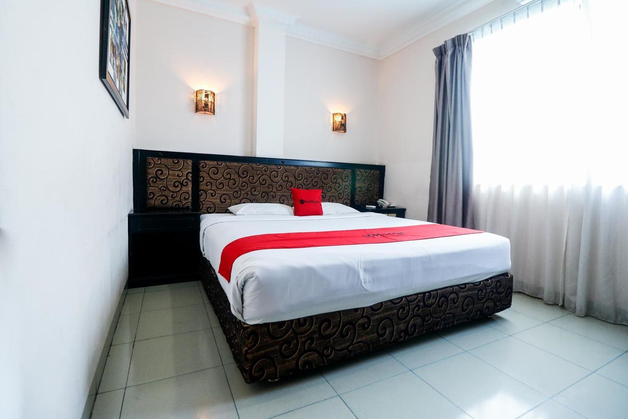 Reddoorz Plus @ Jalan Dr Sutomo Pekanbaru Extérieur photo